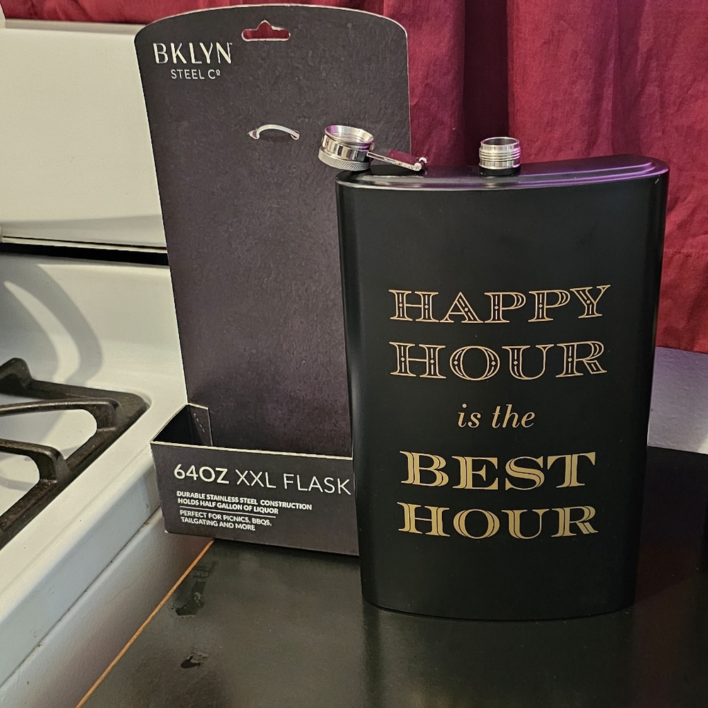 64 Oz XXL Flask Black/ Gold. New NWT